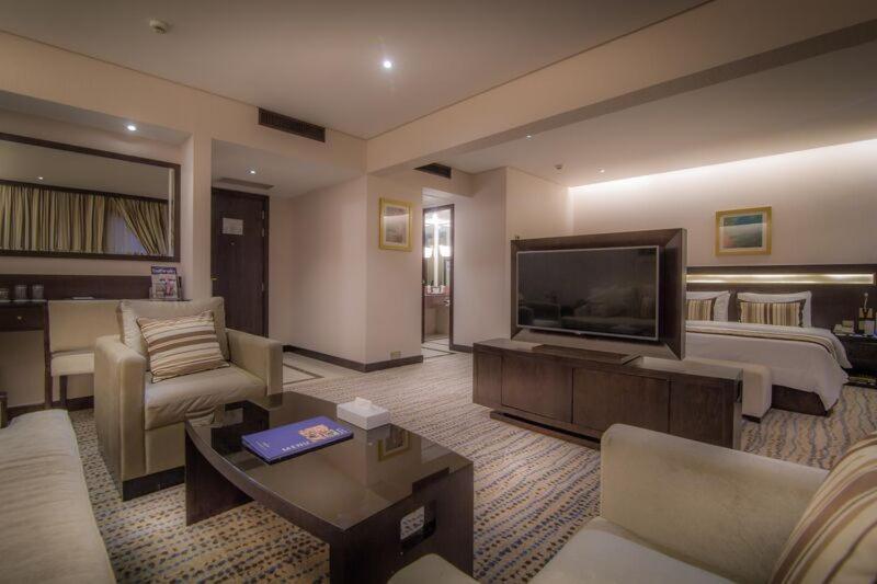 Golden Tulip Bahrain Hotel Manama Quarto foto