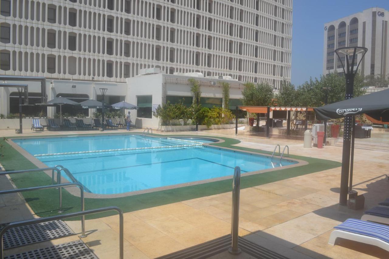 Golden Tulip Bahrain Hotel Manama Exterior foto