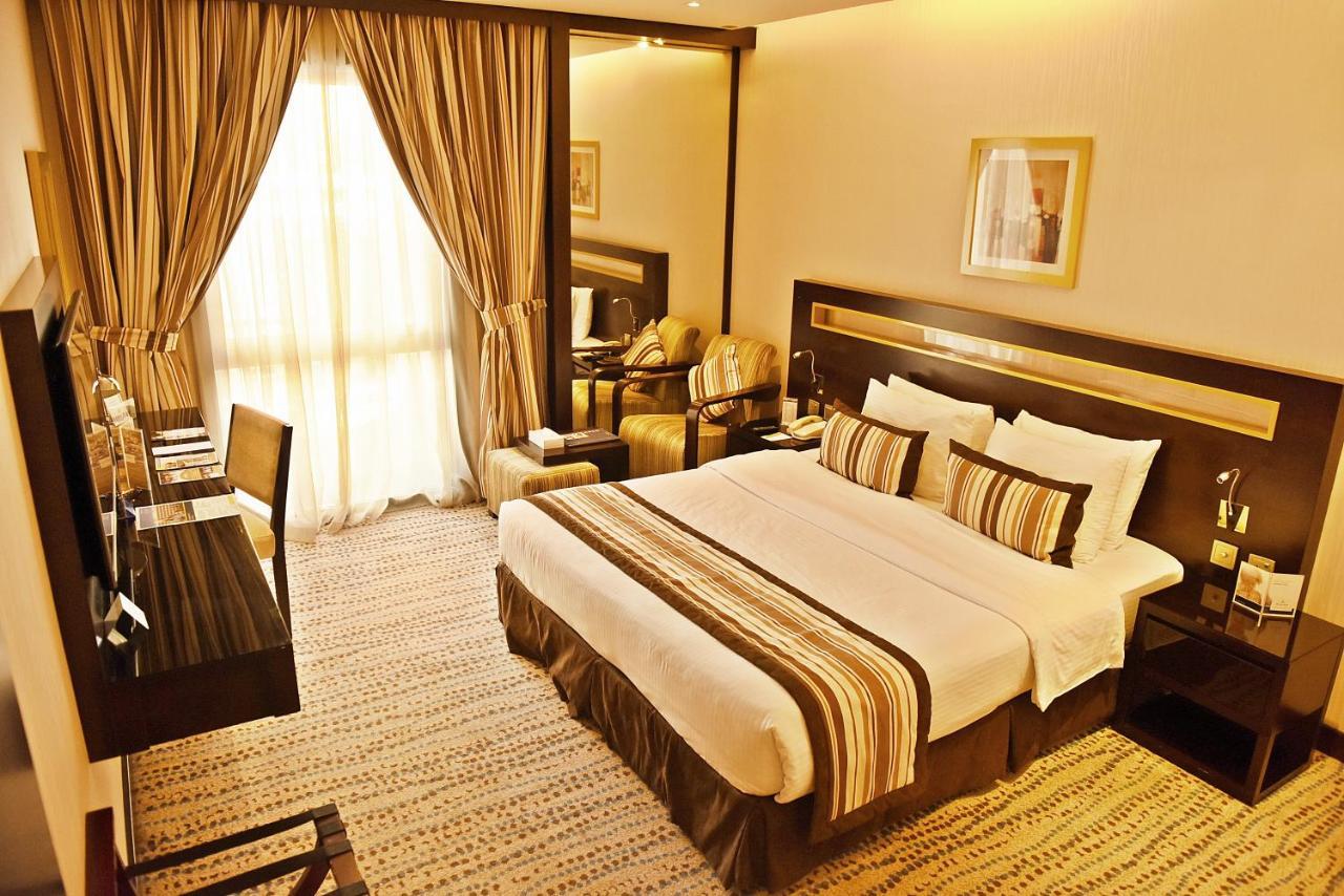 Golden Tulip Bahrain Hotel Manama Exterior foto