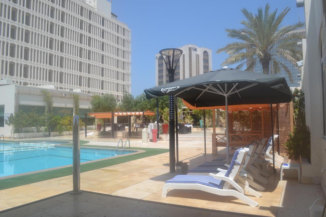 Golden Tulip Bahrain Hotel Manama Exterior foto